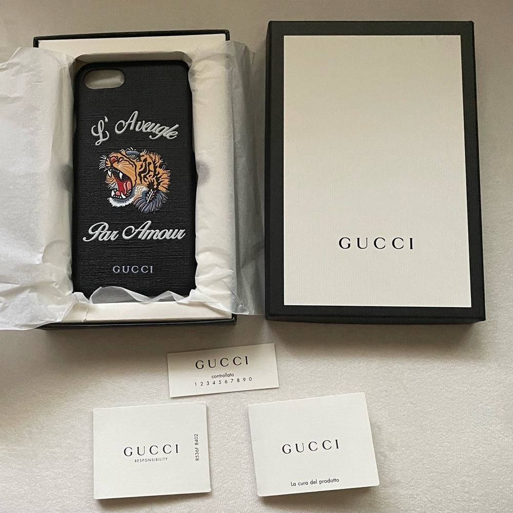 NWT Authentic Gucci Black Tiger 'L'Aveugle Par Amour' iPhone 7/8 Case - Picture 2 of 4
